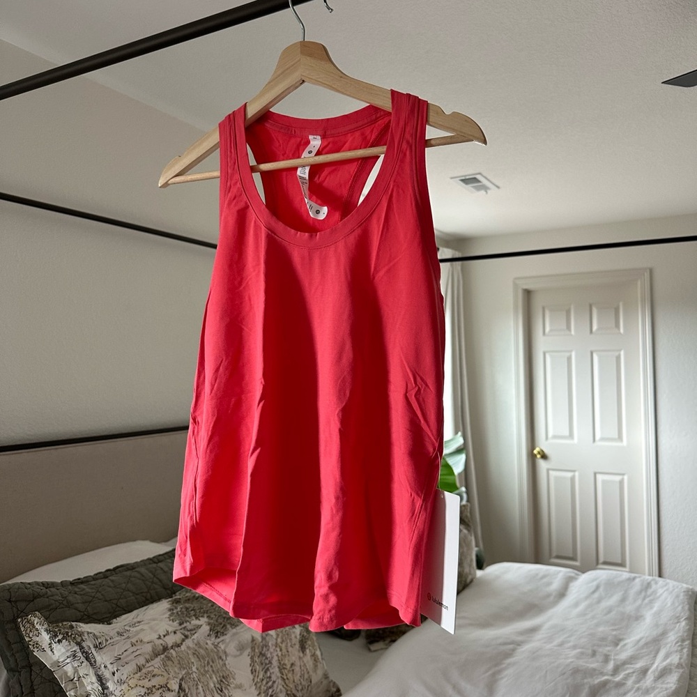 Lululemon pink tank top size 4 NWT